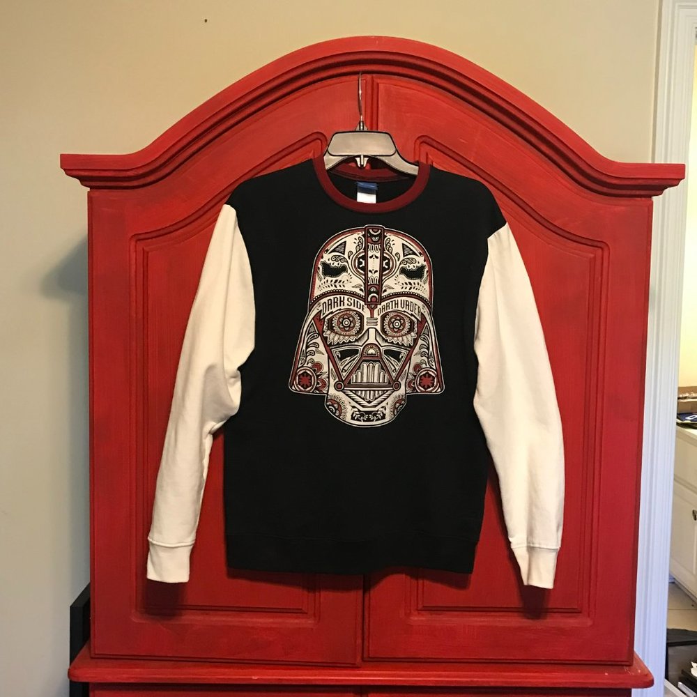 Star Wars Darth Vader sweatshirt womens size M Disney artwork tattoo style